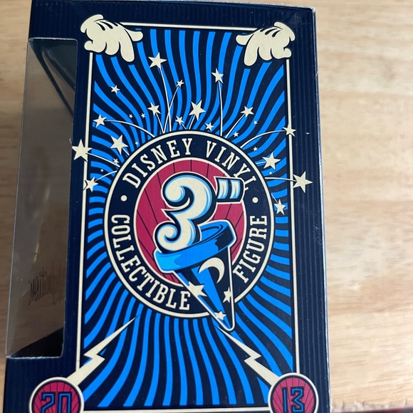 Brand New Vinylmation Limited Edition 2013 “I’m Mr. Unlucky” Collectible. - Picture 9 of 10